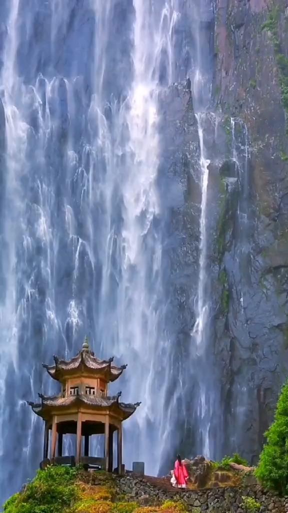 女生明明知道男生有女友了 还要追 这女生什么意思？？？游戏画面